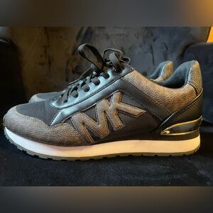 Micheal Kors Fashion sneakers